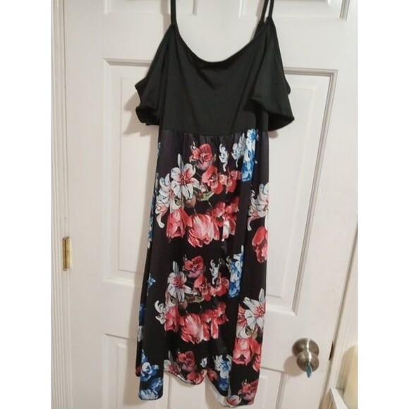 Black Floral Dress - Picture 4 of 4